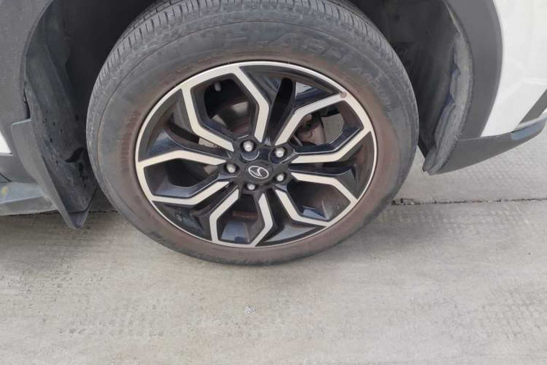 Used Soueast DX5 2021 1.5L Manual Luxury Version Right Front Wheel Hub