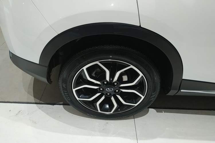 Used Soueast DX5 2021 1.5L Manual Deluxe Upgrade Version Right Rear Wheel Hub