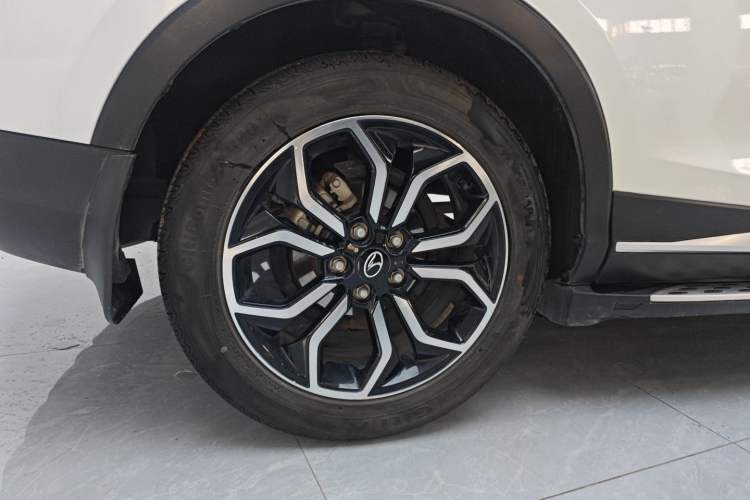 Used Soueast DX5 2021 1.5L Manual Deluxe Upgrade Version Right Rear Wheel Hub