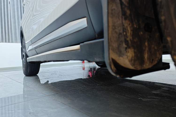 Used Soueast DX5 2021 1.5L Manual Deluxe Upgrade Version Right Side Sill