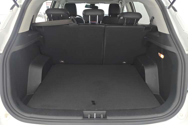 Used Soueast DX5 2021 1.5T CVT Prestige Model Trunk