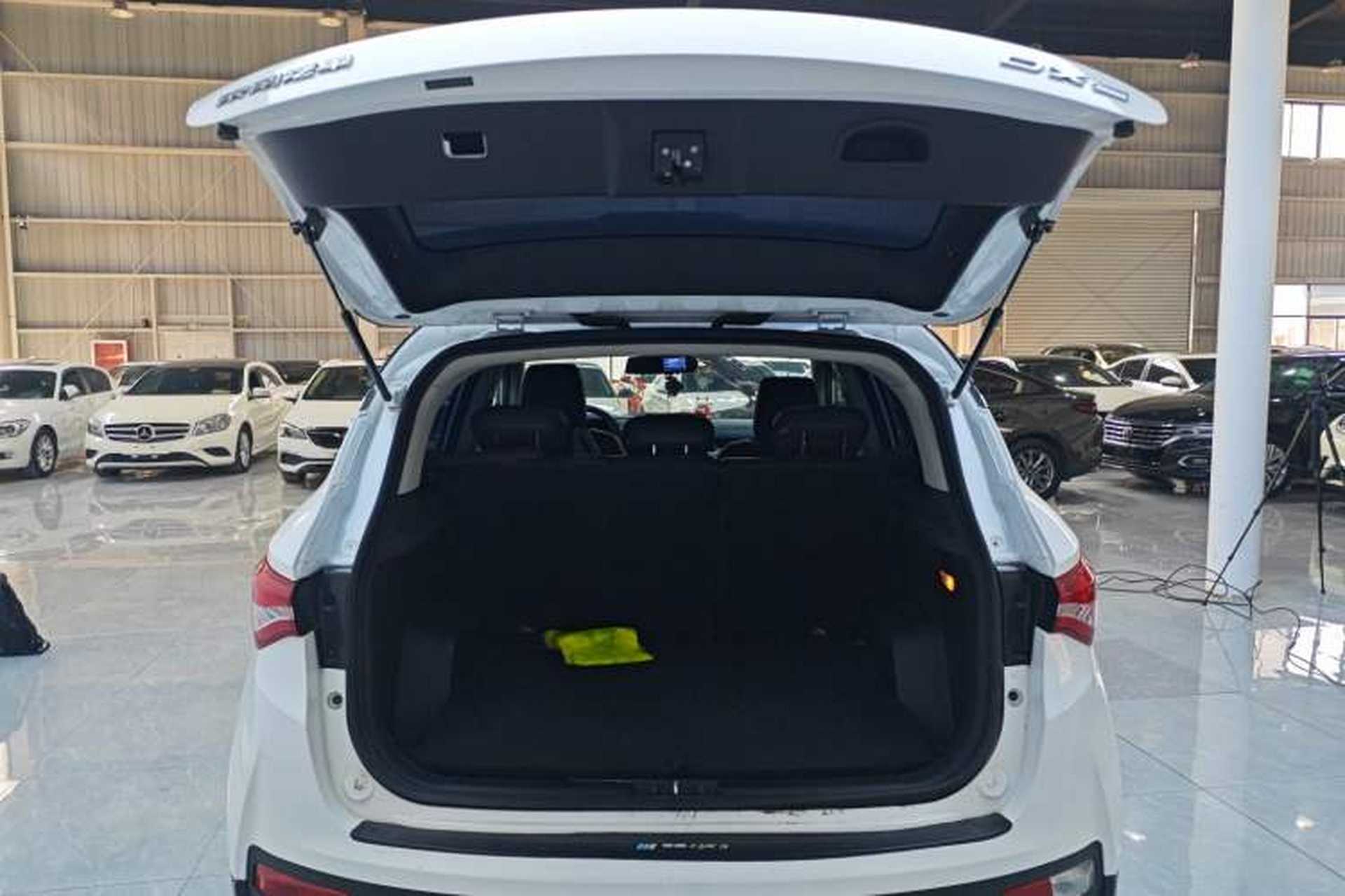 Used Soueast DX5 2021 1.5L Manual Deluxe Upgrade Version Trunk