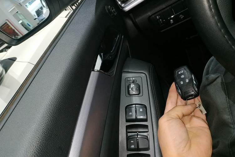 Used Soueast DX5 2021 1.5L Manual Deluxe Upgrade Version Vehicle Key