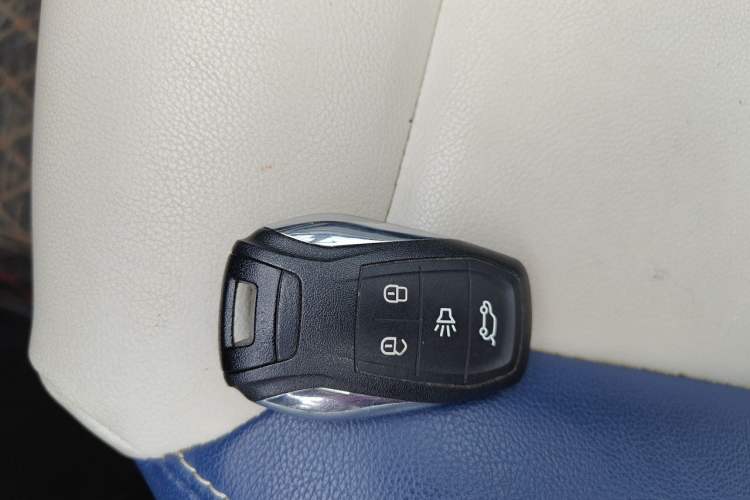 Used Soueast DX5 2021 1.5L Manual Deluxe Upgrade Version Vehicle Key