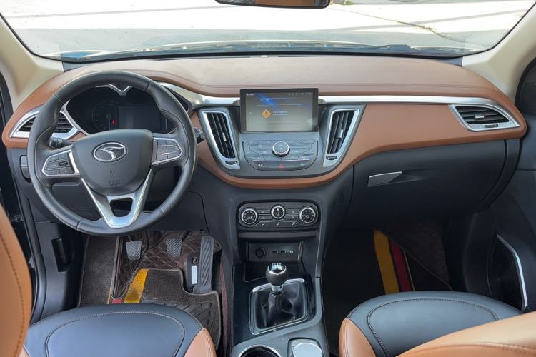 Used Soueast DX7 2015 1.5T Manual Luxury Model Interior 3