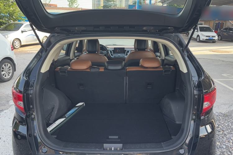 Used Soueast DX7 2015 1.5T Manual Luxury Model Trunk