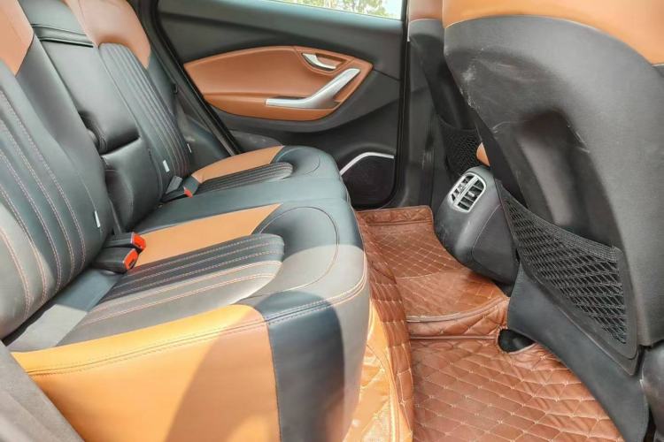Used Soueast DX7 2016 1.5T Automatic Glory Edition Interior 3