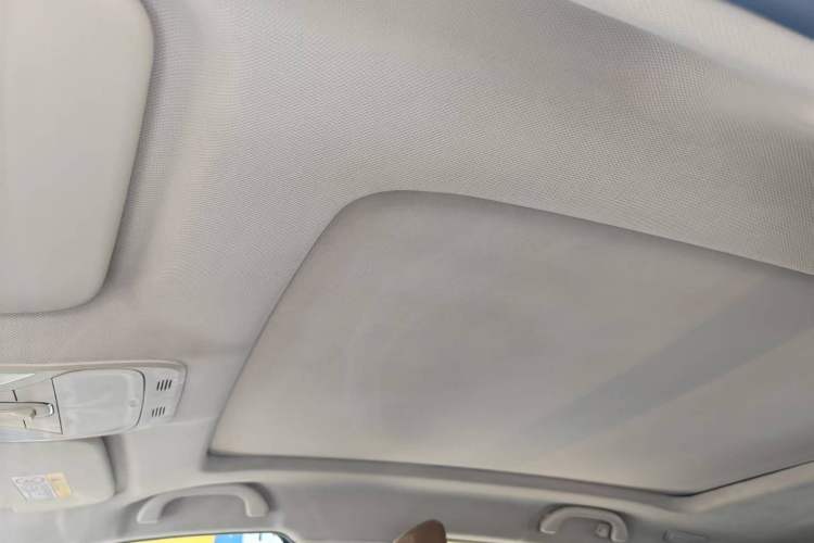 Used Soueast DX7 2016 1.5T Automatic Glory Edition Interior 4
