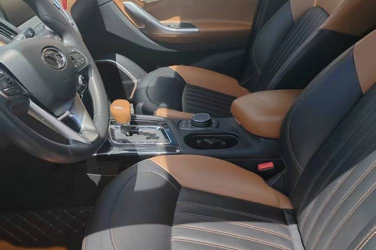 Used Soueast DX7 2016 1.5T Automatic Glory Edition Interior 5