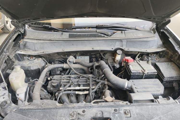 Used Soueast DX7 2015 1.5T Automatic Luxury Model Engine Bay