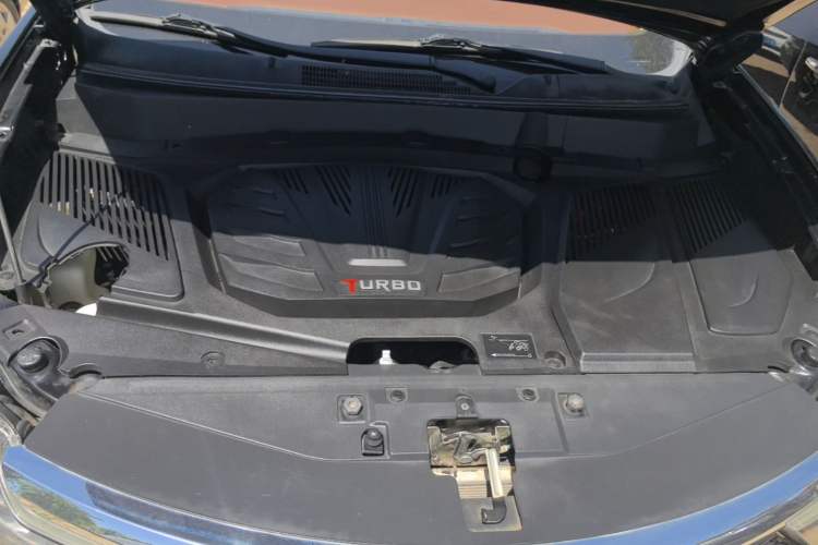 Used Soueast DX7 2015 1.5T Automatic Luxury Model Engine Bay