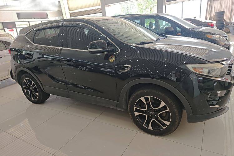 Used Soueast DX7 2015 1.5T Manual Elite Model Exterior 2