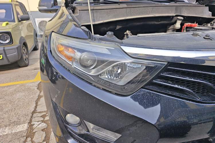 Used Soueast DX7 2015 1.5T Automatic Luxury Model Exterior 3