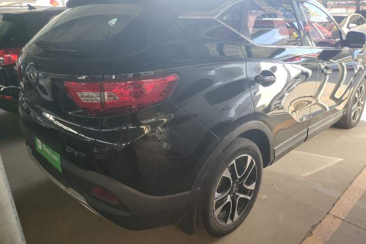 Used Soueast DX7 2015 1.5T Manual Elite Model Exterior 5