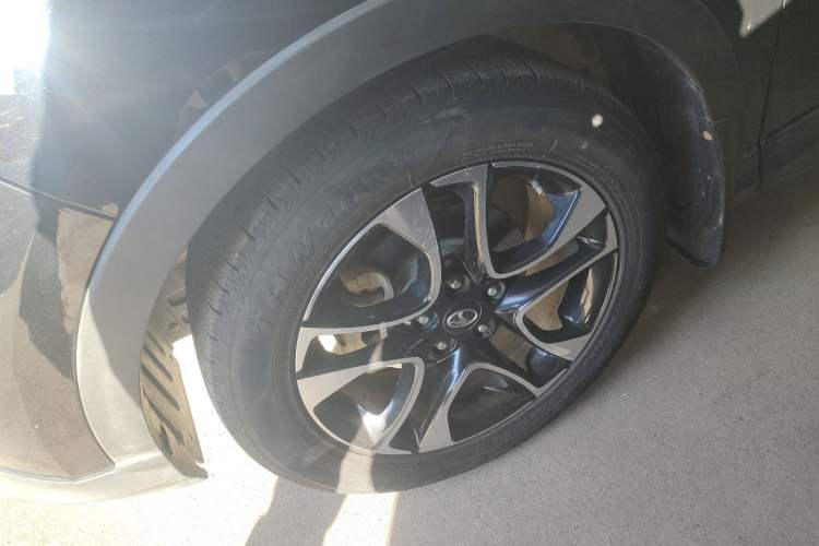 Used Soueast DX7 2015 1.5T Manual Elite Model Exterior 7