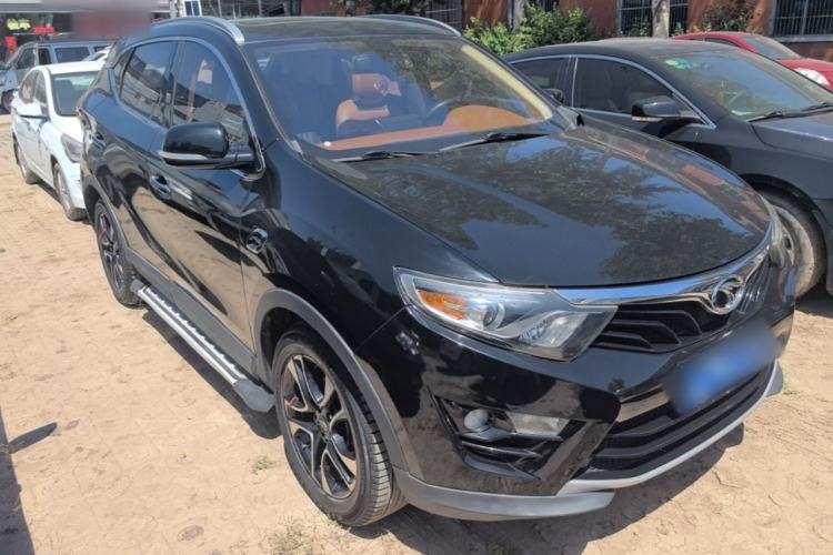 Used Soueast DX7 2015 1.5T Automatic Luxury Model Front Right 45 Deg