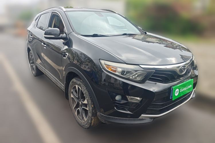 Used Soueast DX7 2015 1.5T Manual Luxury Model Front Right 45 Deg