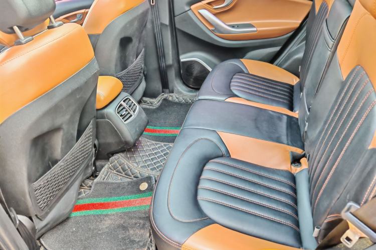 Used Soueast DX7 2015 1.5T Manual Luxury Model Interior 2