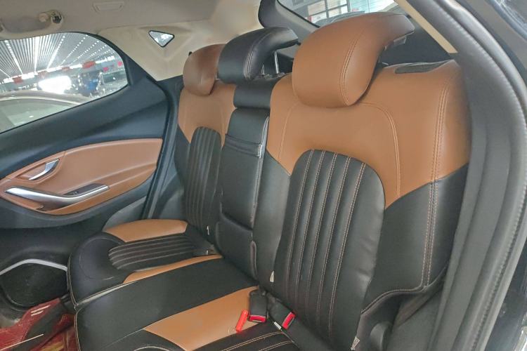 Used Soueast DX7 2015 1.5T Manual Elite Model Interior 2