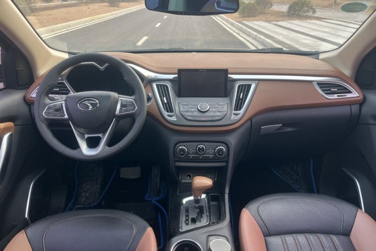 Used Soueast DX7 2015 1.5T Automatic Luxury Model Interior 6