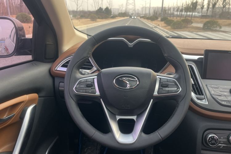 Used Soueast DX7 2015 1.5T Automatic Luxury Model Interior 7