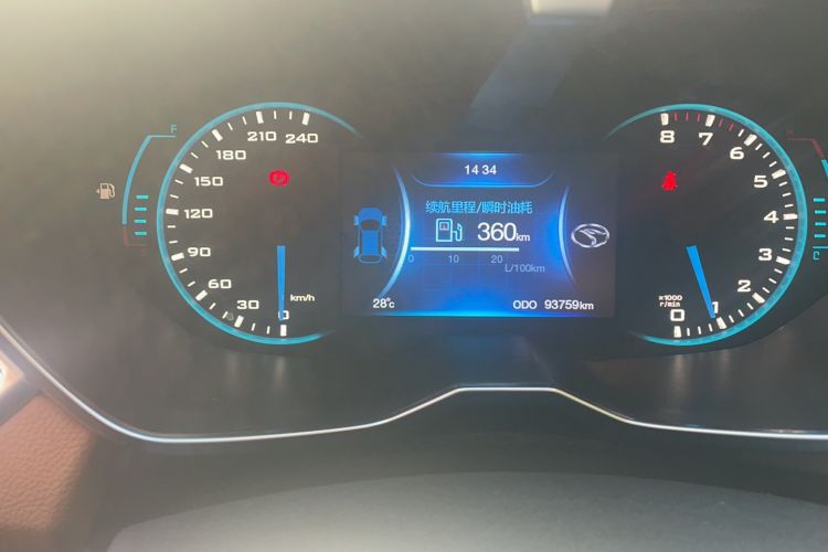 Used Soueast DX7 2015 1.5T Manual Elite Model Odometer Close Up