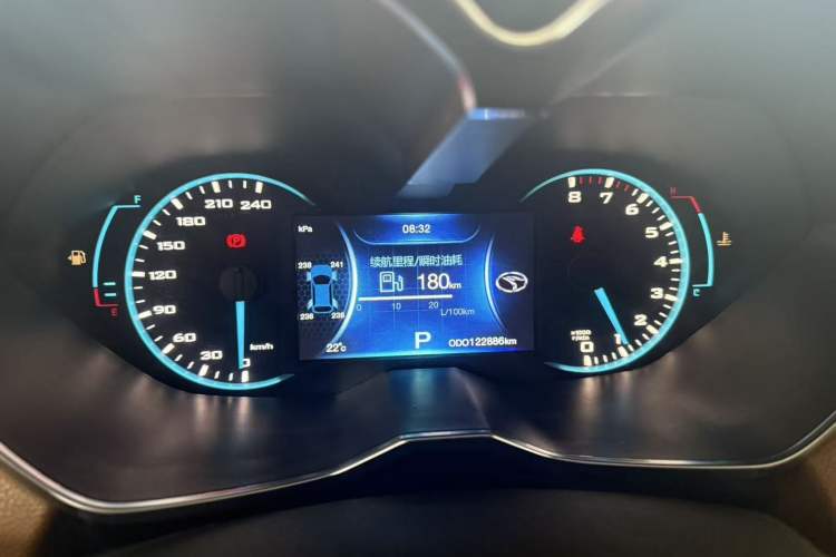 Used Soueast DX7 2015 1.5T Automatic Luxury Model Odometer Close Up
