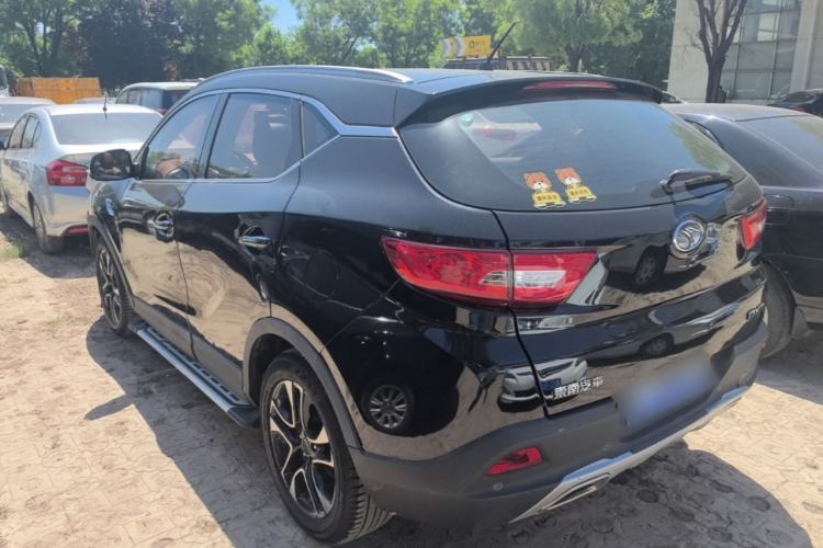 Used Soueast DX7 2015 1.5T Automatic Luxury Model Rear Left 45 Deg