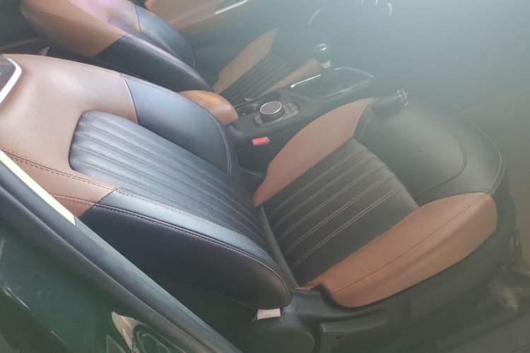 Used Soueast DX7 2015 1.5T Manual Elite Model Right Front Seat