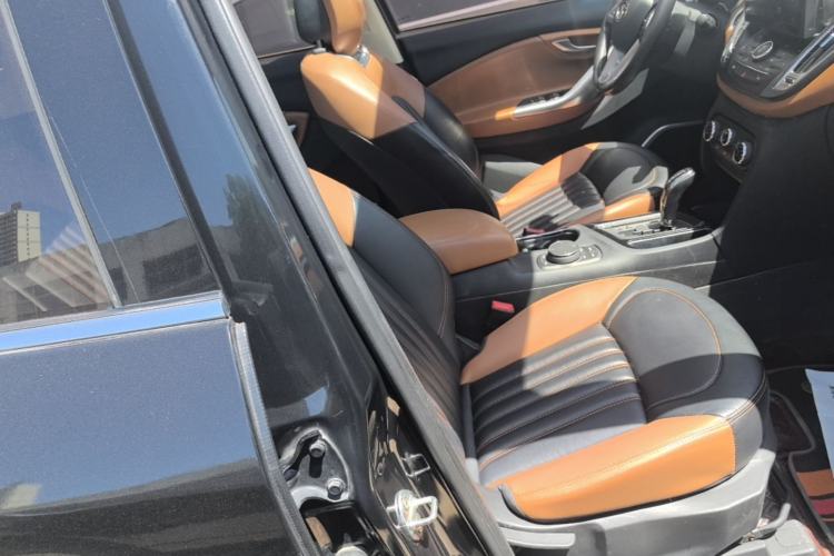 Used Soueast DX7 2015 1.5T Automatic Luxury Model Right Front Seat