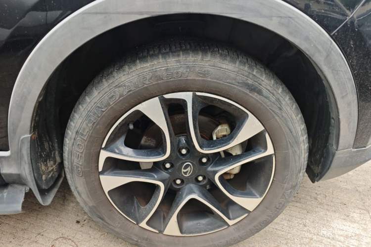 Used Soueast DX7 2015 1.5T Automatic Elite Model Right Front Wheel Hub