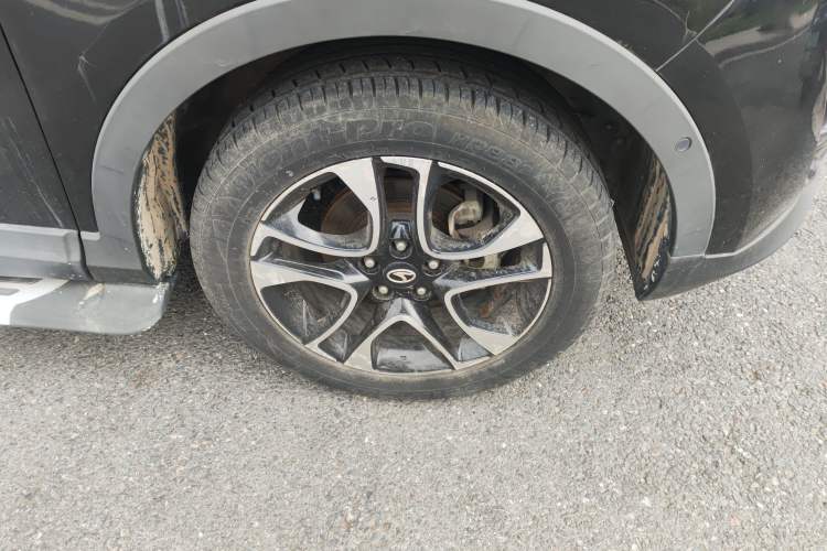 Used Soueast DX7 2015 1.5T Automatic Prestige Model Right Front Wheel Hub