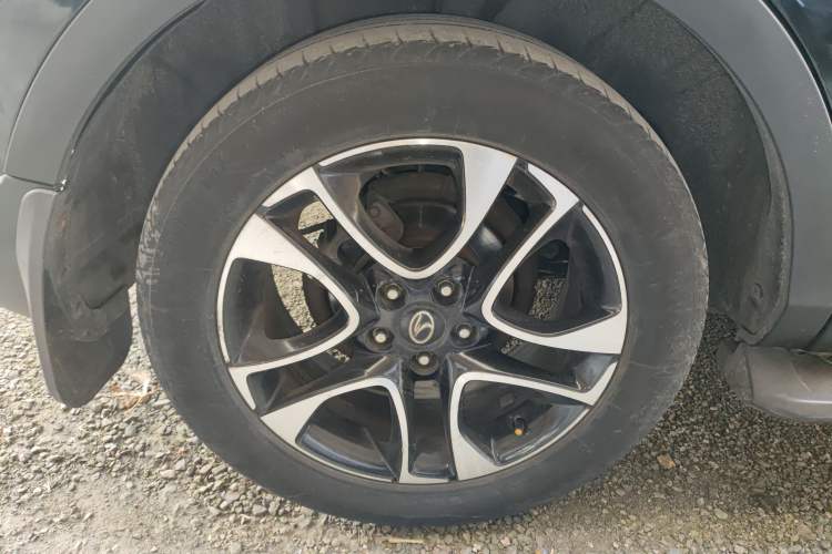 Used Soueast DX7 2015 1.5T Automatic Luxury Model Right Rear Wheel Hub