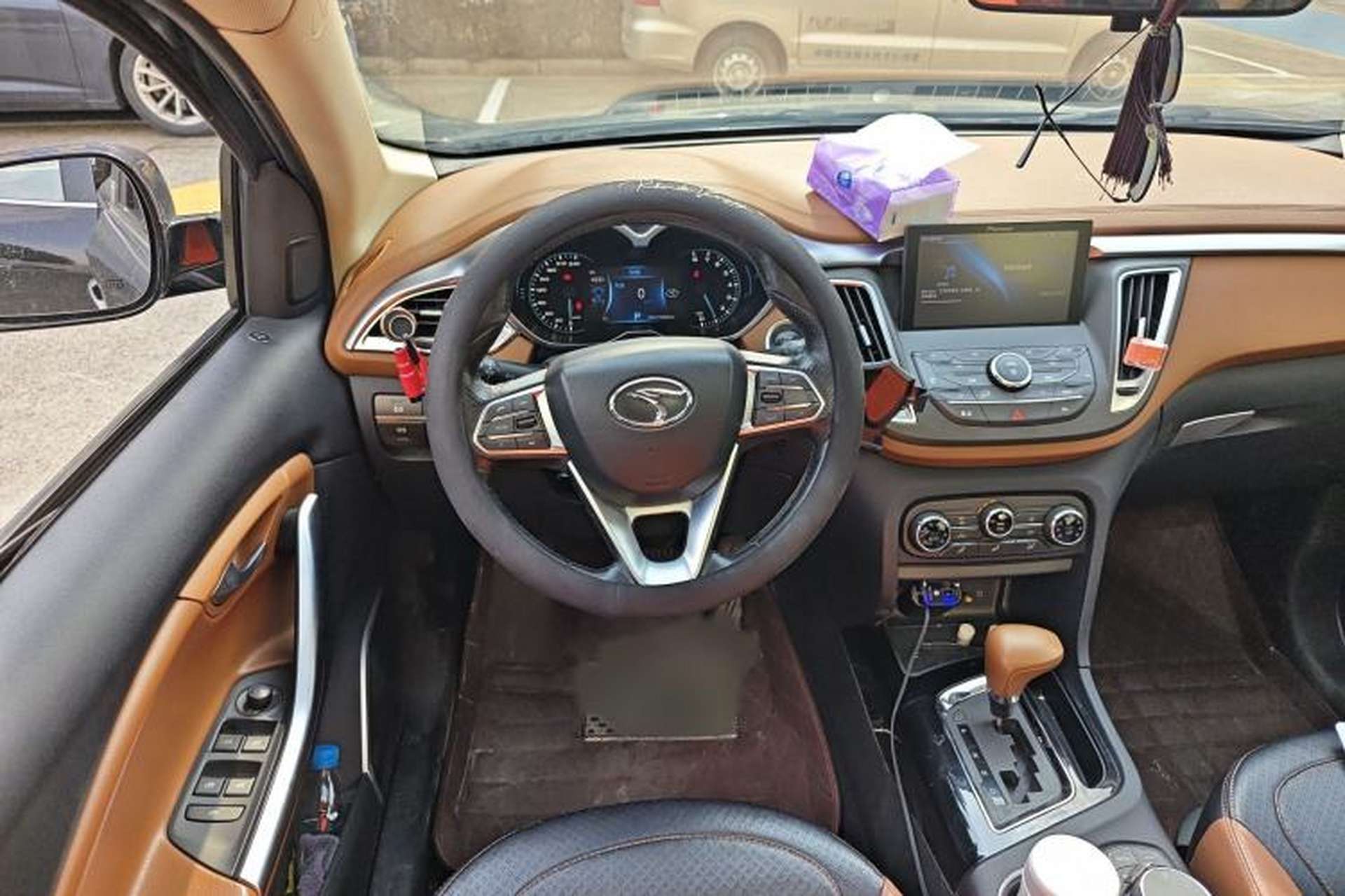 Used Soueast DX7 2015 1.5T Automatic Luxury Model Steering Wheel