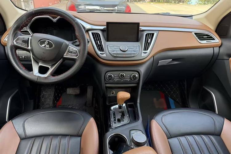 Used Soueast DX7 2015 1.5T Automatic Luxury Model Steering Wheel