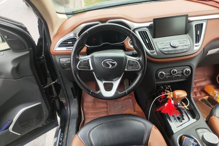 Used Soueast DX7 2015 1.5T Automatic Prestige Model Steering Wheel