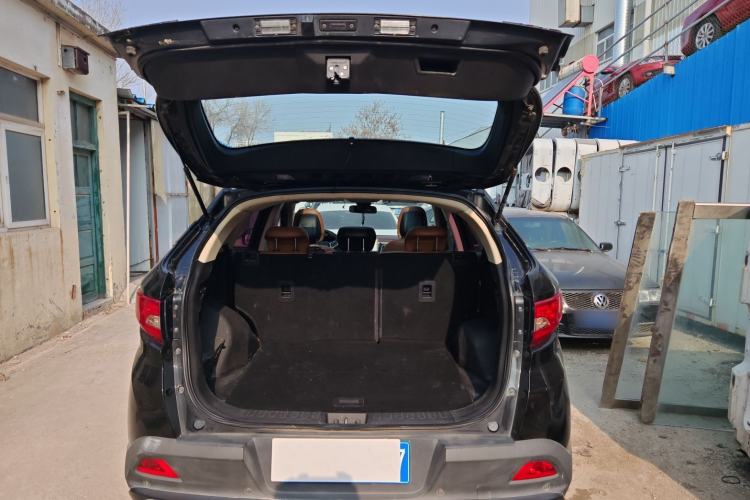 Used Soueast DX7 2015 1.5T Manual Luxury Model Trunk