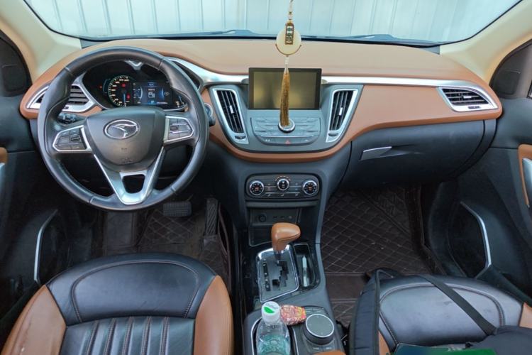 Used Soueast DX7 2015 1.5T Automatic Luxury Model Center Console