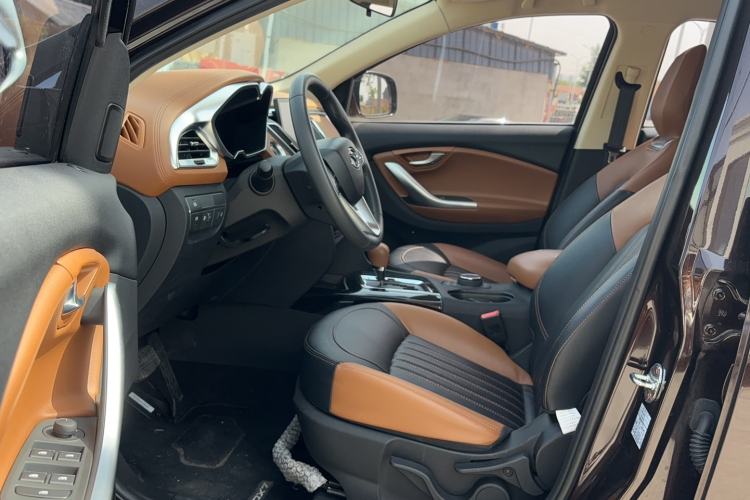 Used Soueast DX7 2015 1.5T Automatic Elite Model Driver Seat