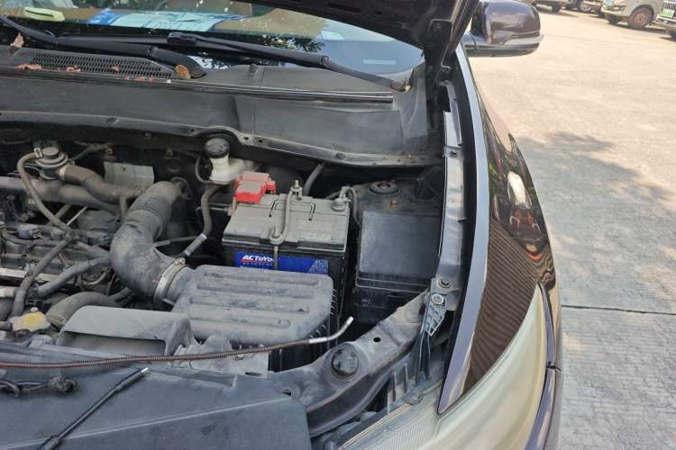 Used Soueast DX7 2015 1.5T Automatic Luxury Model Engine Bay Left