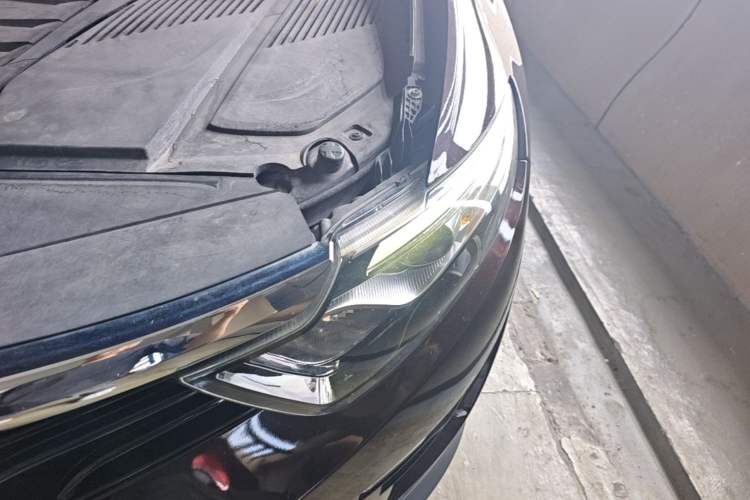 Used Soueast DX7 2015 1.5T Automatic Luxury Model Engine Bay Left