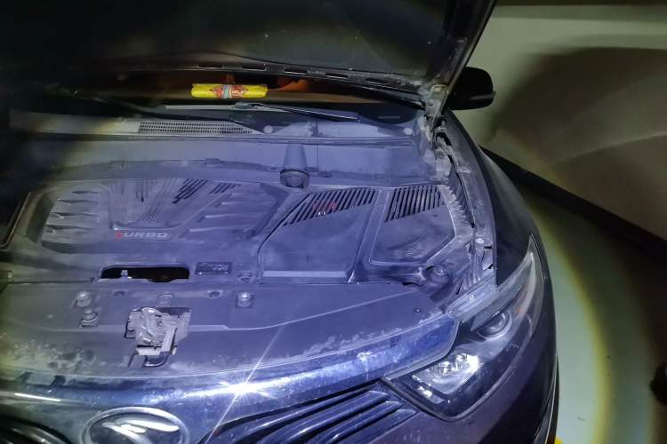 Used Soueast DX7 2015 1.5T Automatic Luxury Model Engine Bay Left
