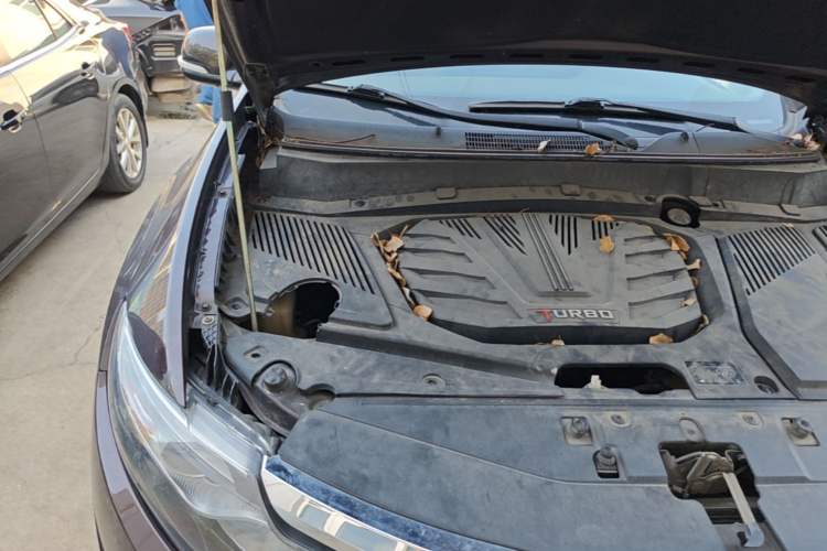 Used Soueast DX7 2015 1.5T Automatic Luxury Model Engine Bay Right