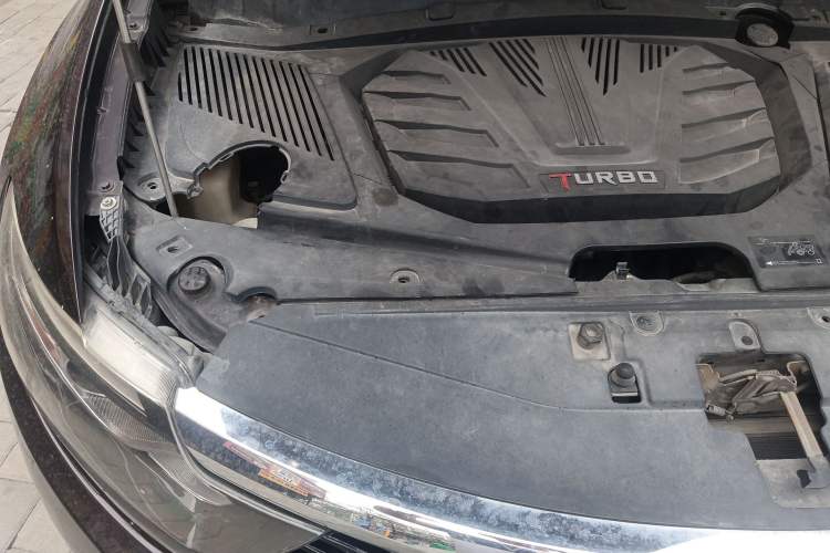 Used Soueast DX7 2015 1.5T Automatic Prestige Model Engine Bay Right