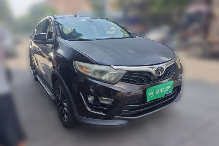 Used Soueast DX7 2015 1.5T Automatic Luxury Model Front Right 45 Deg