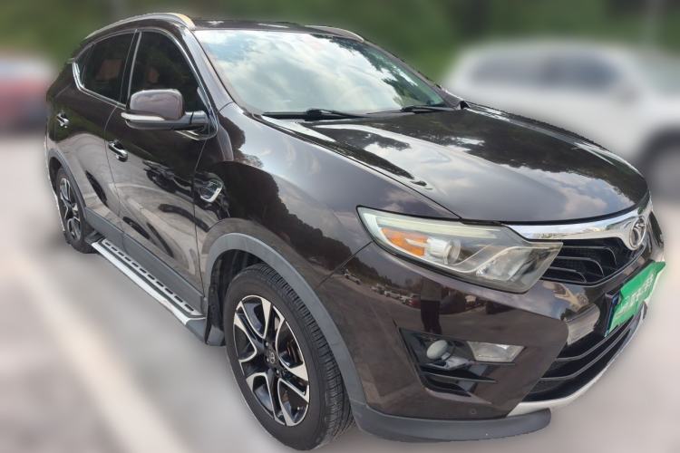 Used Soueast DX7 2015 1.5T Manual Luxury Model Front Right 45 Deg