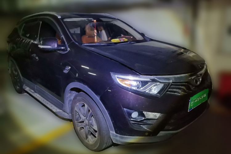 Used Soueast DX7 2015 1.5T Automatic Luxury Model Front Right 45 Deg