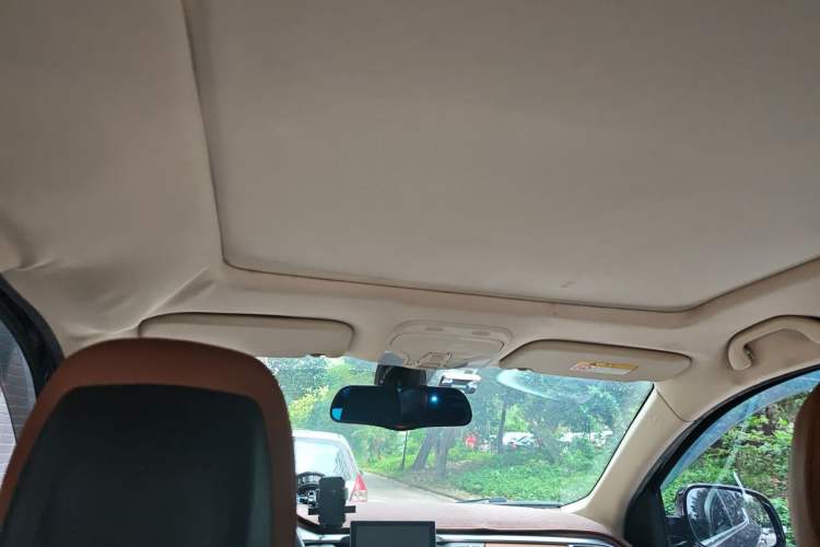 Used Soueast DX7 2015 1.5T Automatic Luxury Model Headliner