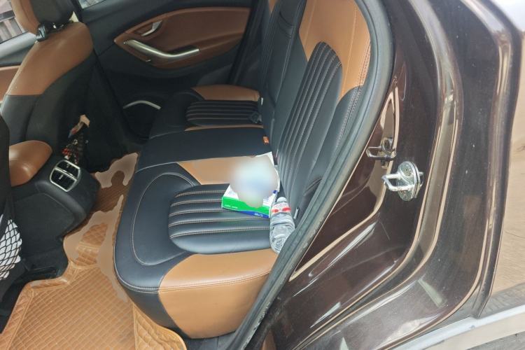Used Soueast DX7 2015 1.5T Automatic Luxury Model Left Rear Seat