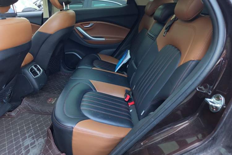Used Soueast DX7 2015 1.5T Automatic Luxury Model Left Rear Seat